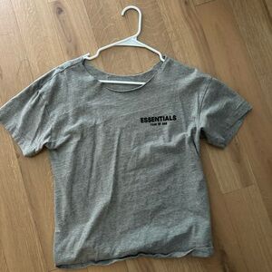 Essentials fear of god grey tee